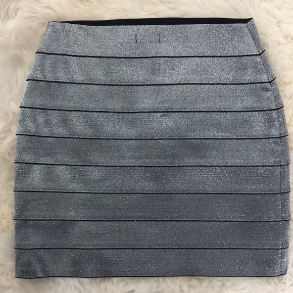 NWT Express Shimmer Silver Skirt - Picture 4 of 6